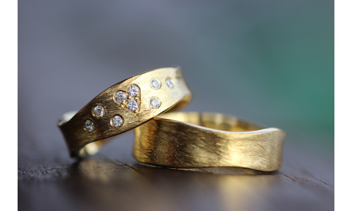 Vielsesringe MG 7 Rustik i 14 karat guld med 9 sten (Parpriser se billede)   (11/25)