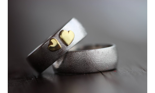 Min Vielsesring MG4 i sølv med to guld hjerter (Parpriser se billede)  (11/25)