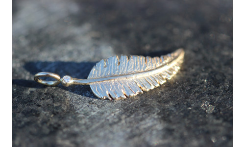 Vedhæng - Fjer i 14 karat guld med brillant  (11/25)