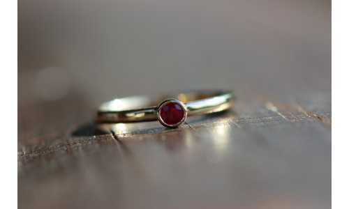 Ring med pink turmalin 0,15 ct i 14 karat guld   (11/25)