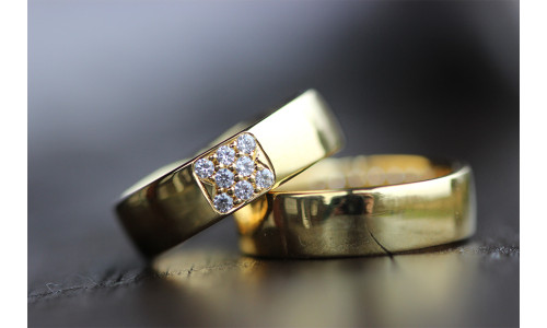 Vielsesringe MG 4 / 6 mm bred pave fatning i 14 karat guld (Parpriser se billede)   (11/25)