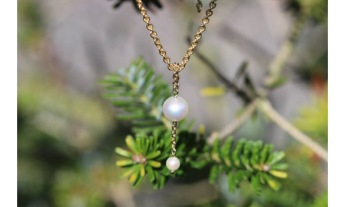 Vedhæng - med 2 ferskvandsperler    (11/25)